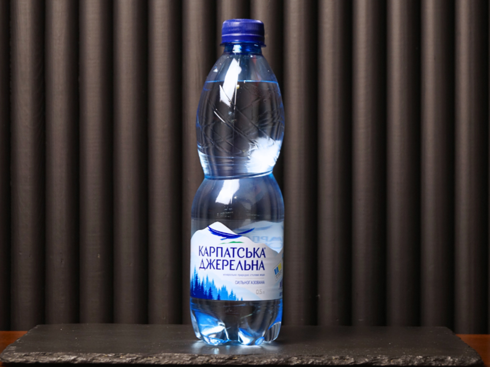 Вода "Карпатська джерельна". 0.5л. ПЄТ