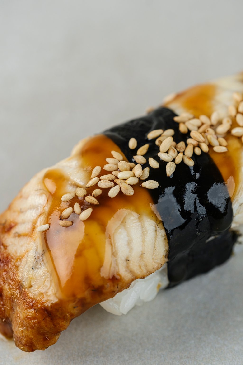 Суші з вугрем