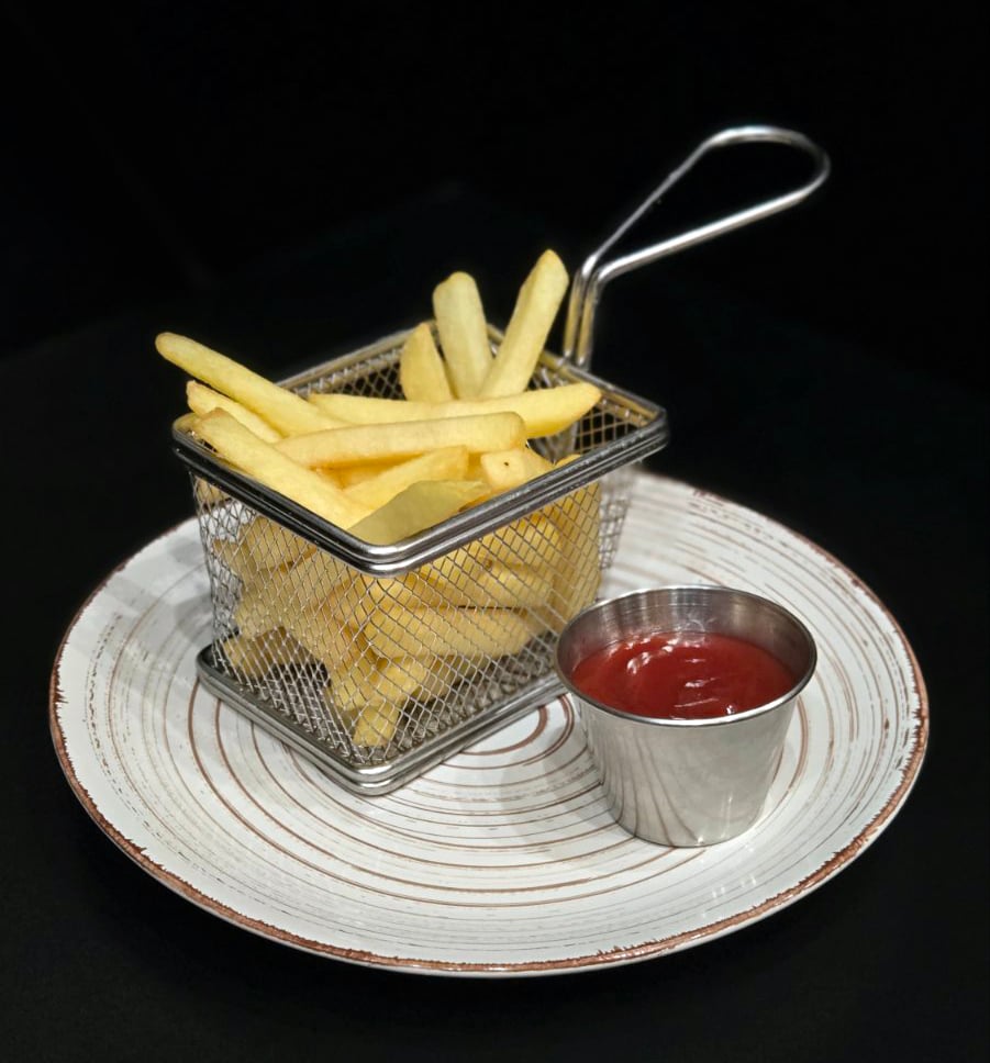 Картопля фрі з соусом