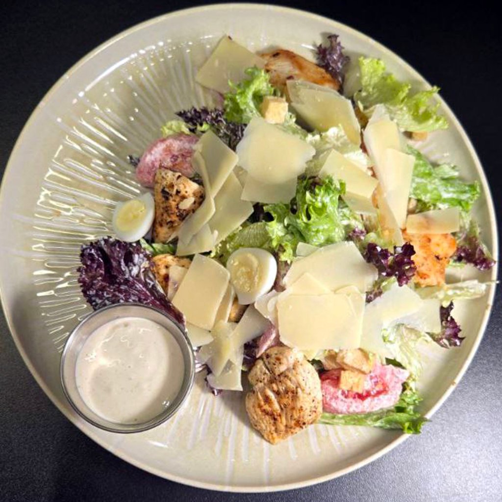 Салат Цезар з куркою