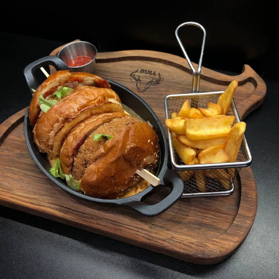 Big Pork Burger з сирним соусом том-ям 610г