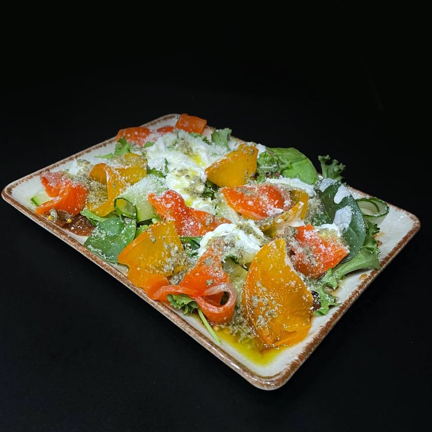 Закуска з буратою та лососем, 245 г