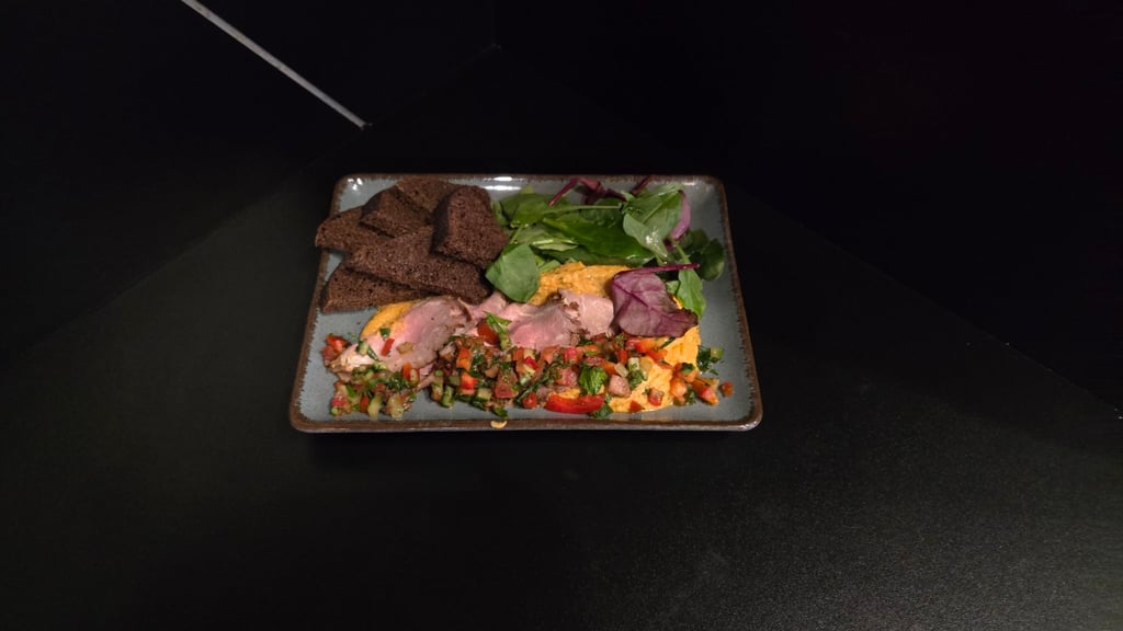 Хумус с ростбіфом 