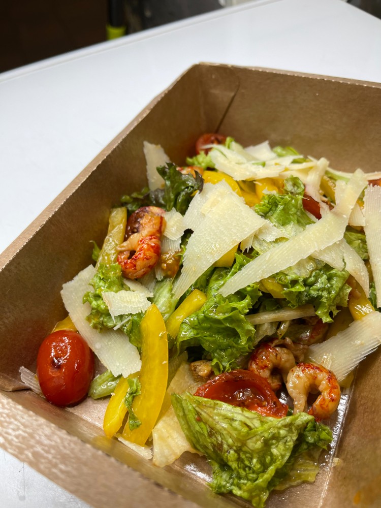 Салат з раковими шийками (300 грам)