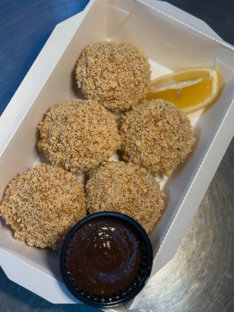 Хвости тигрової креветки "Болл" з полуничним соусом (5 штук)