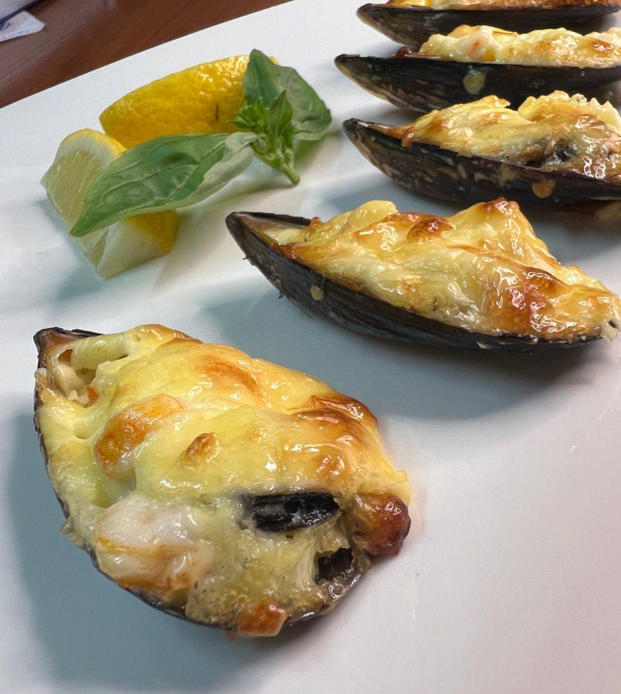 Мідії запечені з тигровими креветками ( 7 штук)