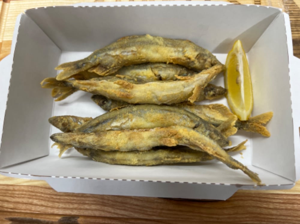 Цаца (мойва) з сирним соусом (250г/ 50г)