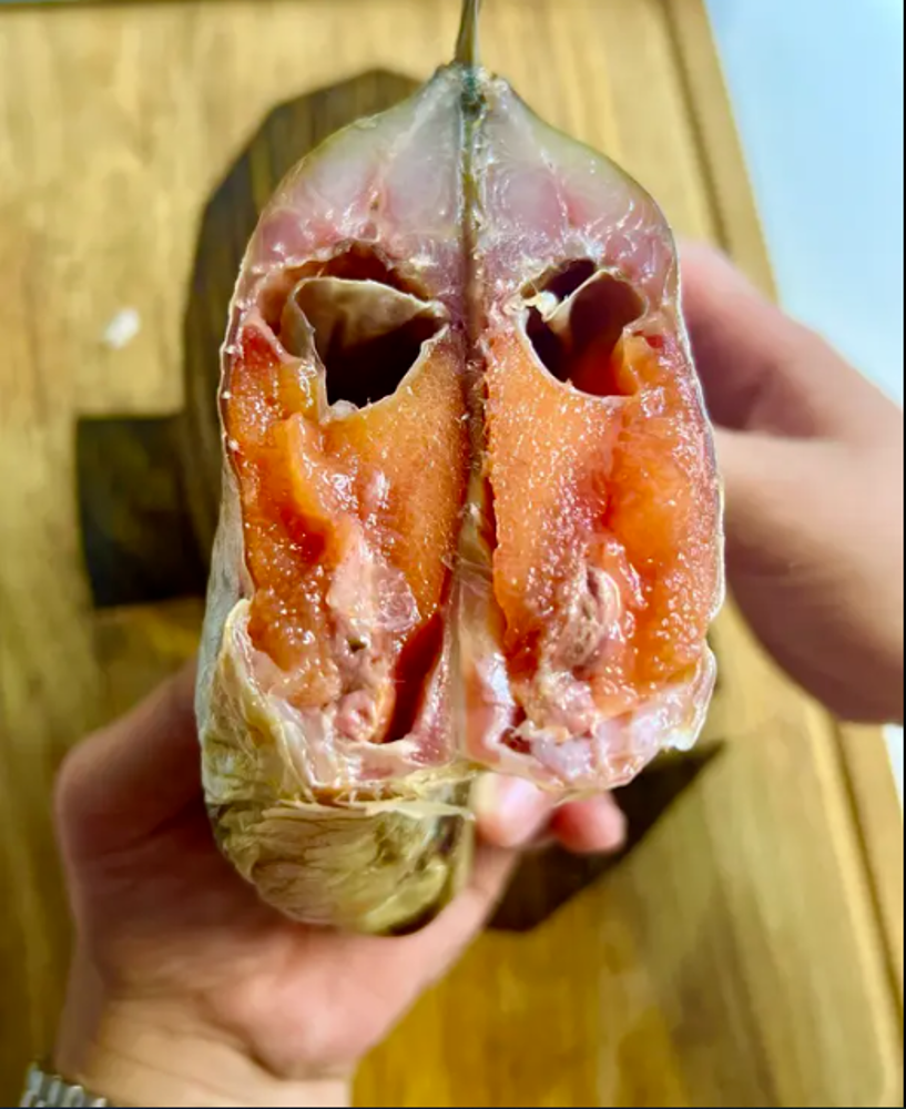 Тарань XL з ікрою без луски 1 шт  (3-4 шт / кг)