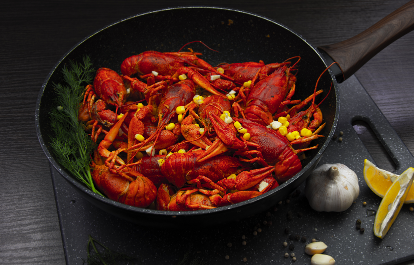 (M) Раки тушковані у сметані з часником та кукурудзою (Замовлення від 1 кг)