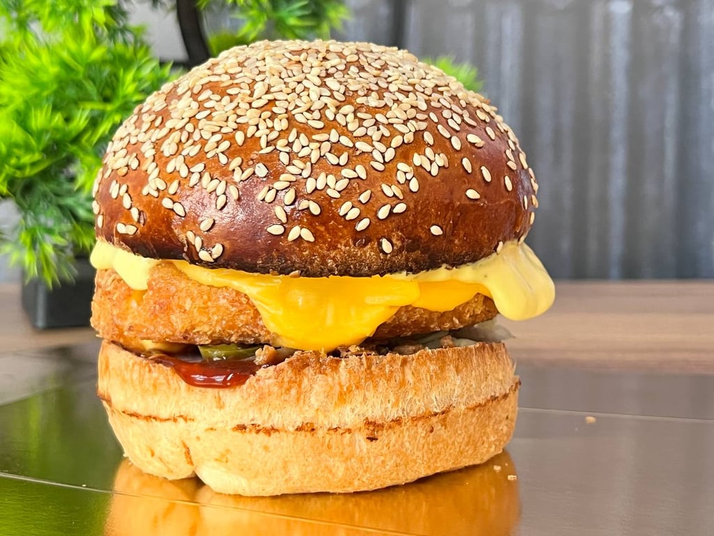 Бургер з курячою котлетою 