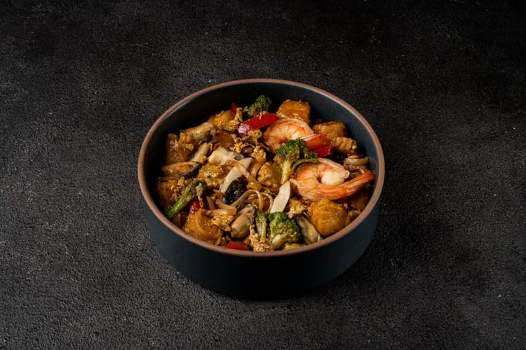 локшина удон з морепродуктами 