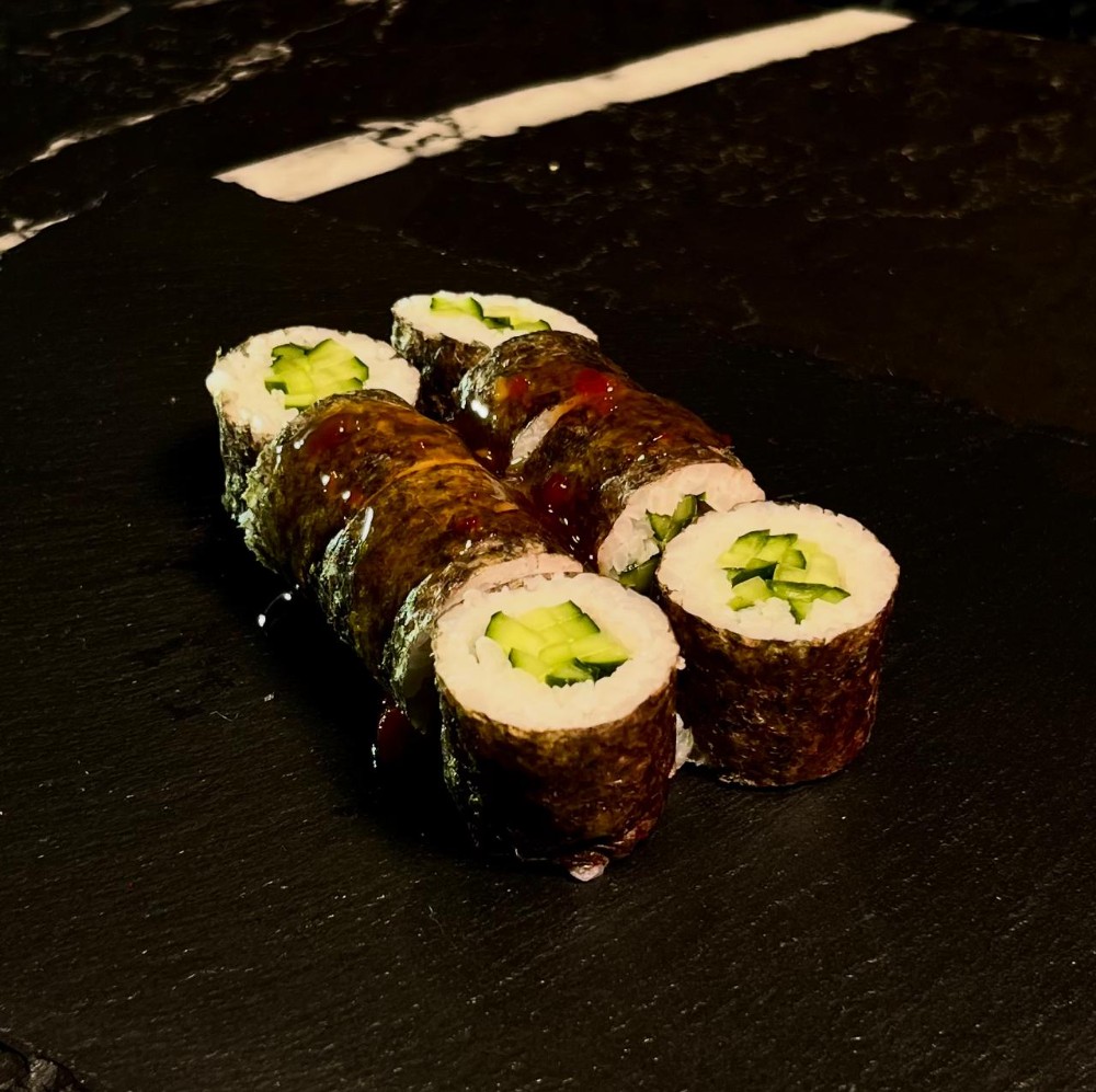 Макі з огірком