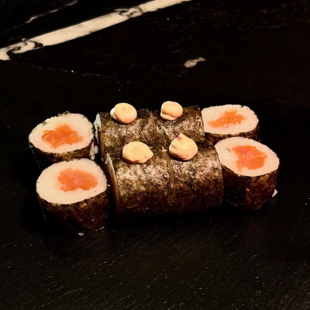 Макі з коп. лососем