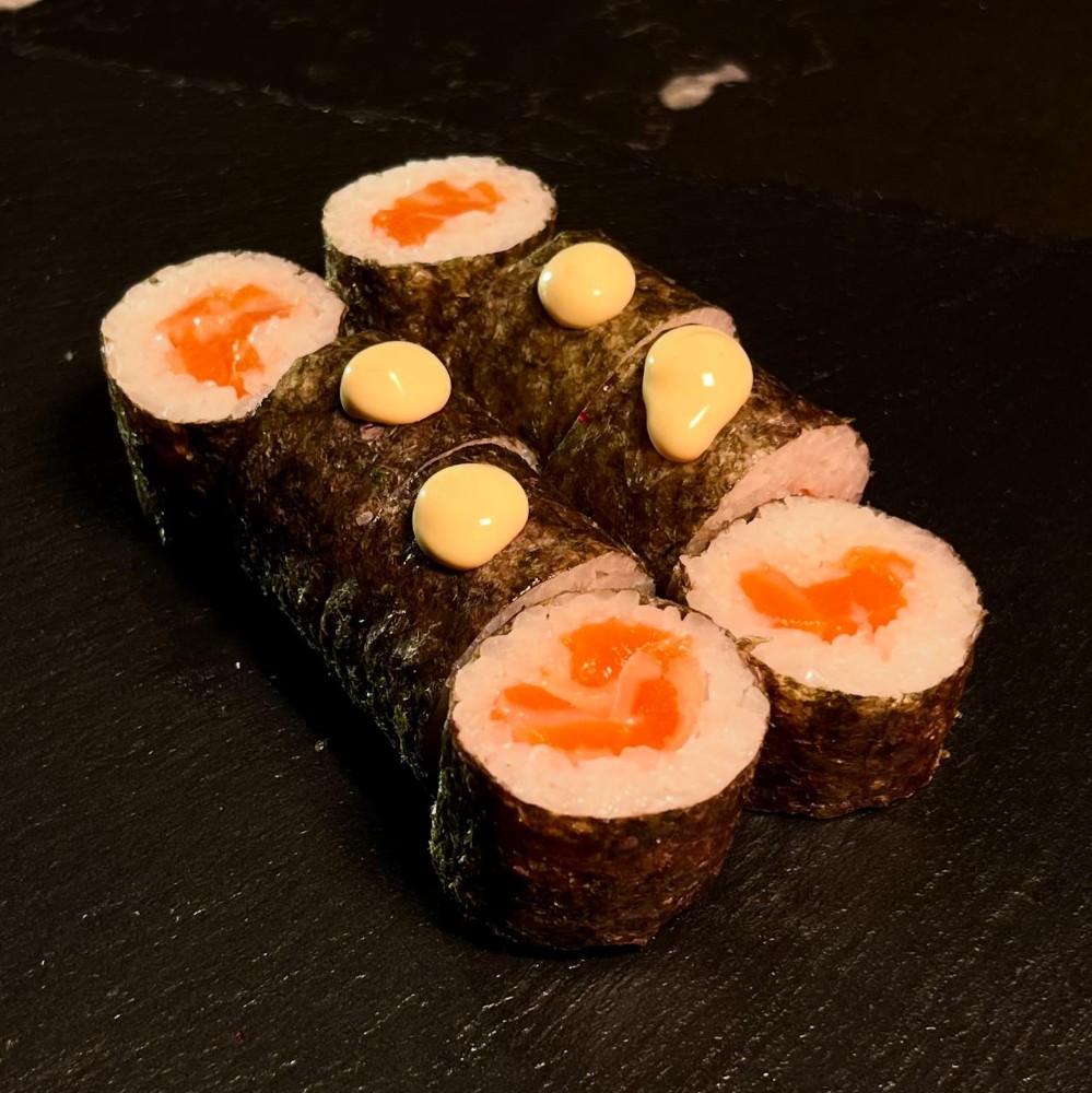 Макі з лососем