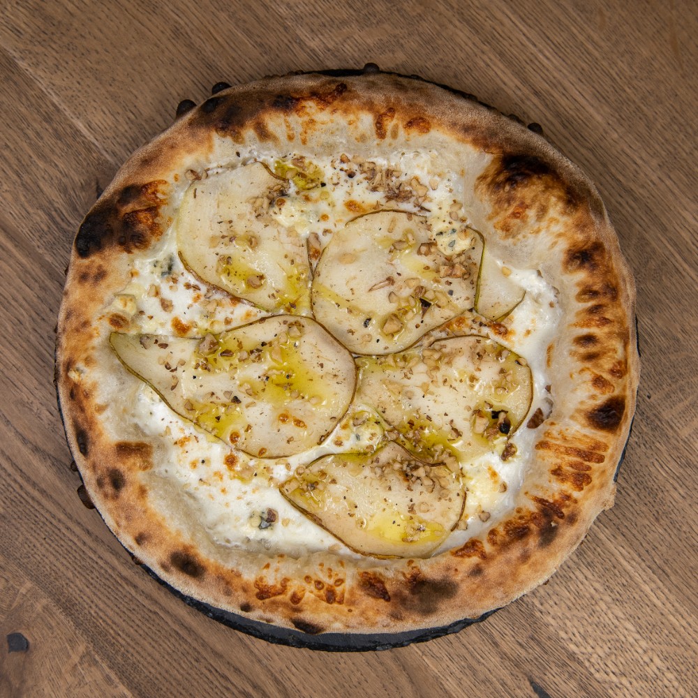 Блакитна з Грушею