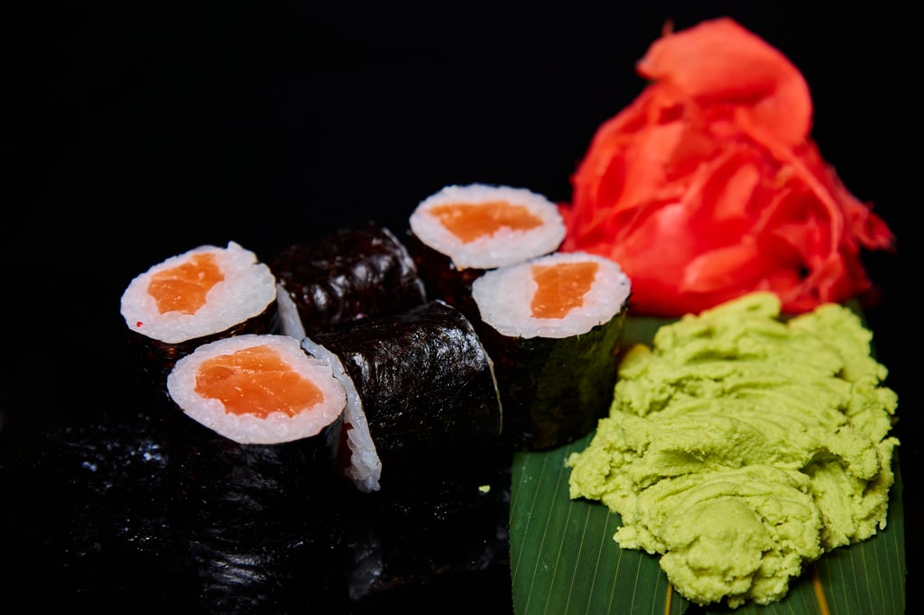 Макі з лососем