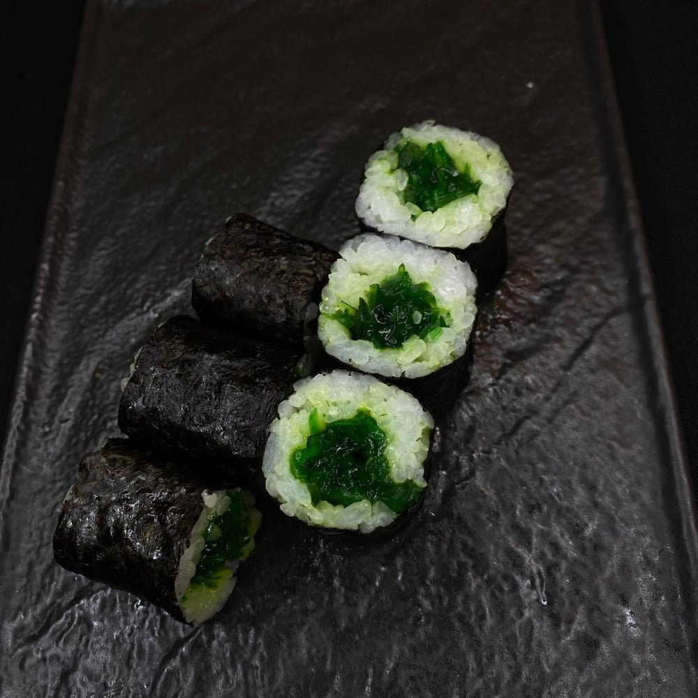 Макі ролл з чукою