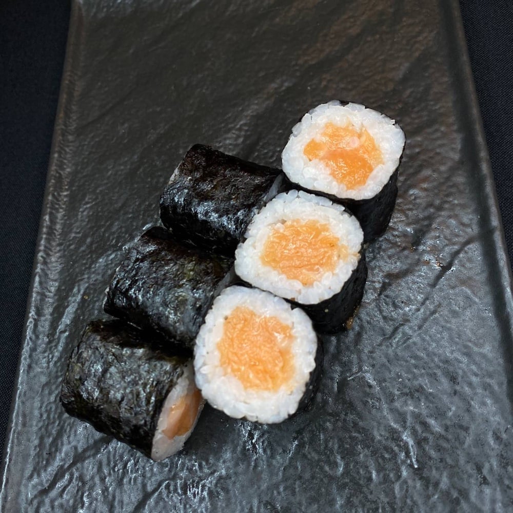 Макі рол з лососем