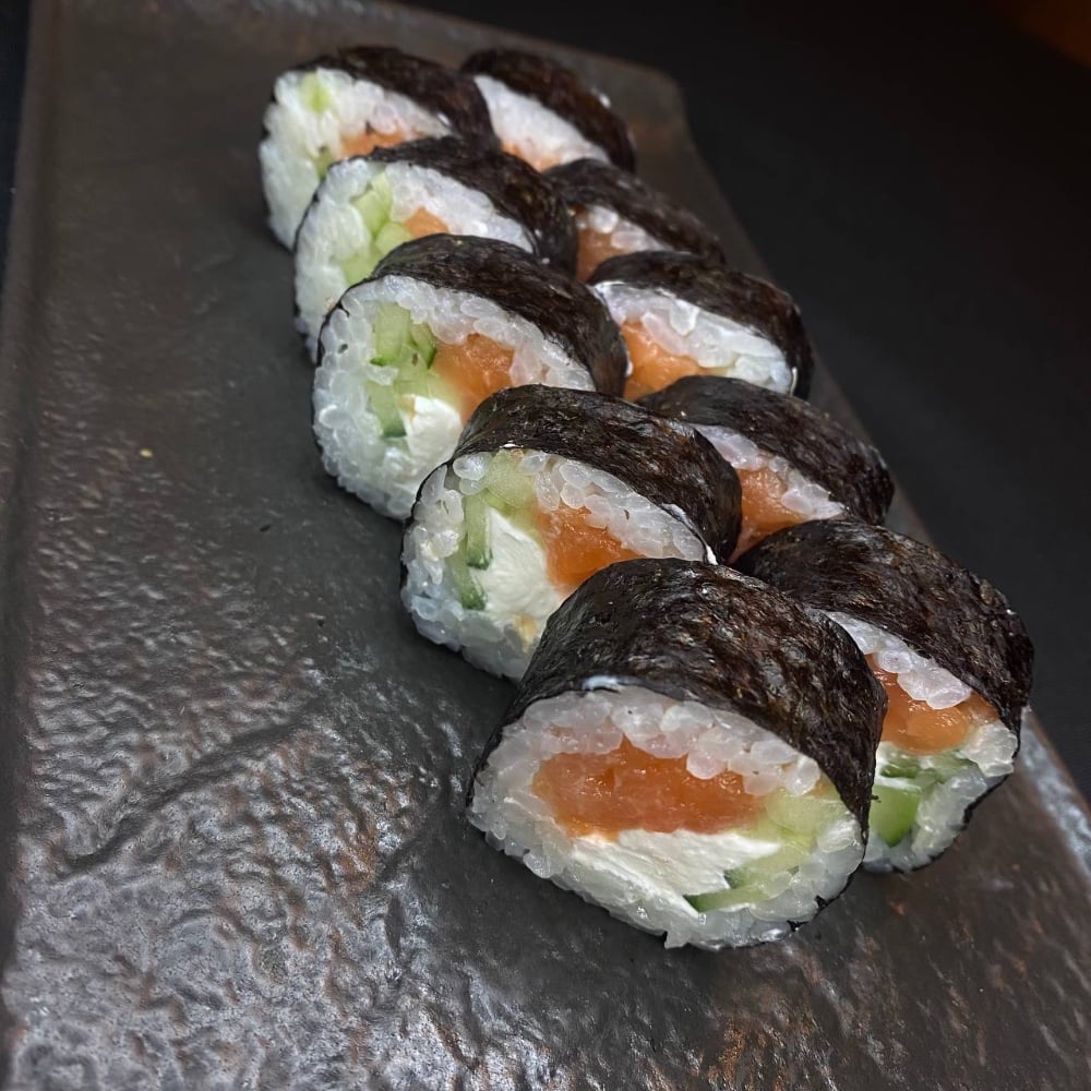 Футомакі з лососем