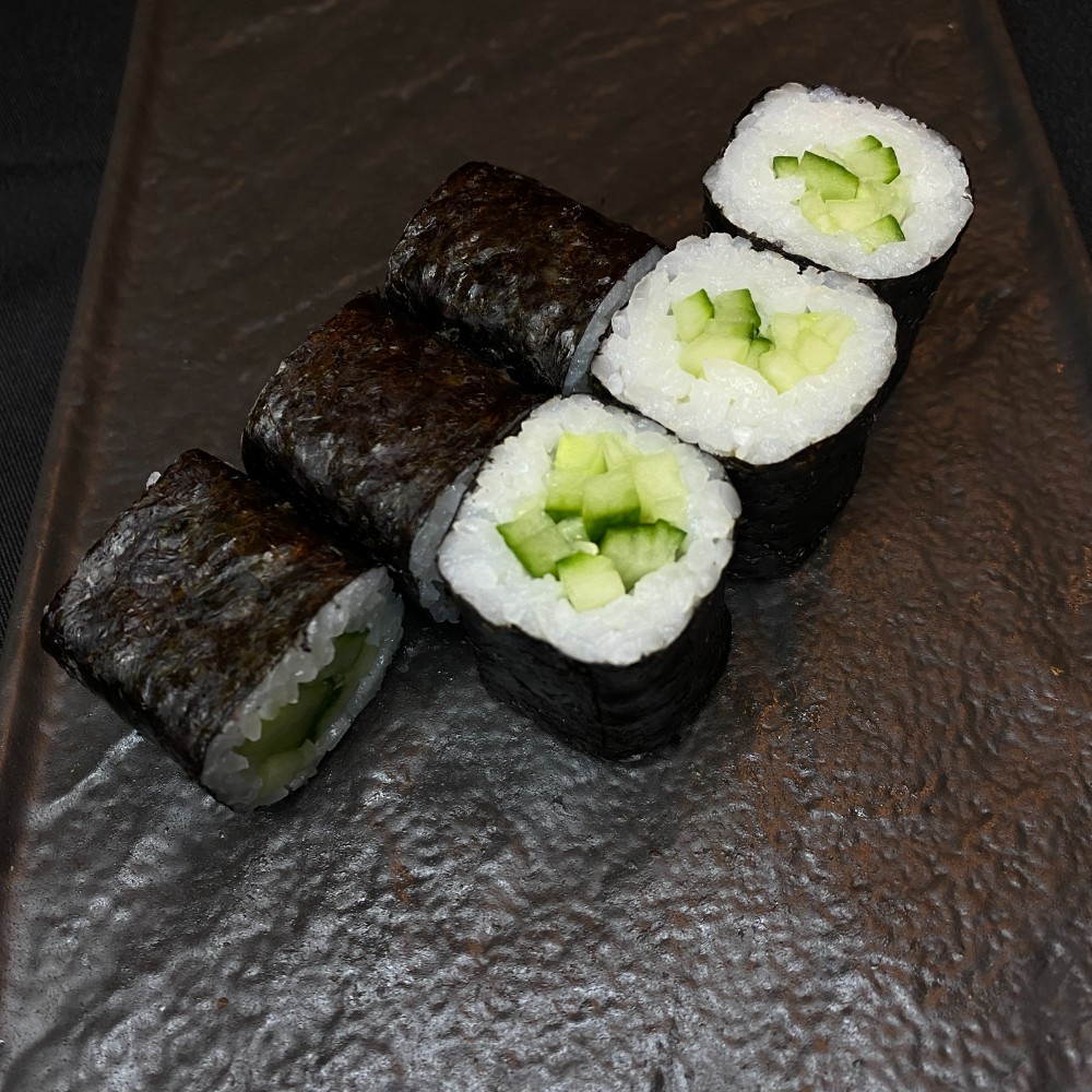 Макі рол з огірком