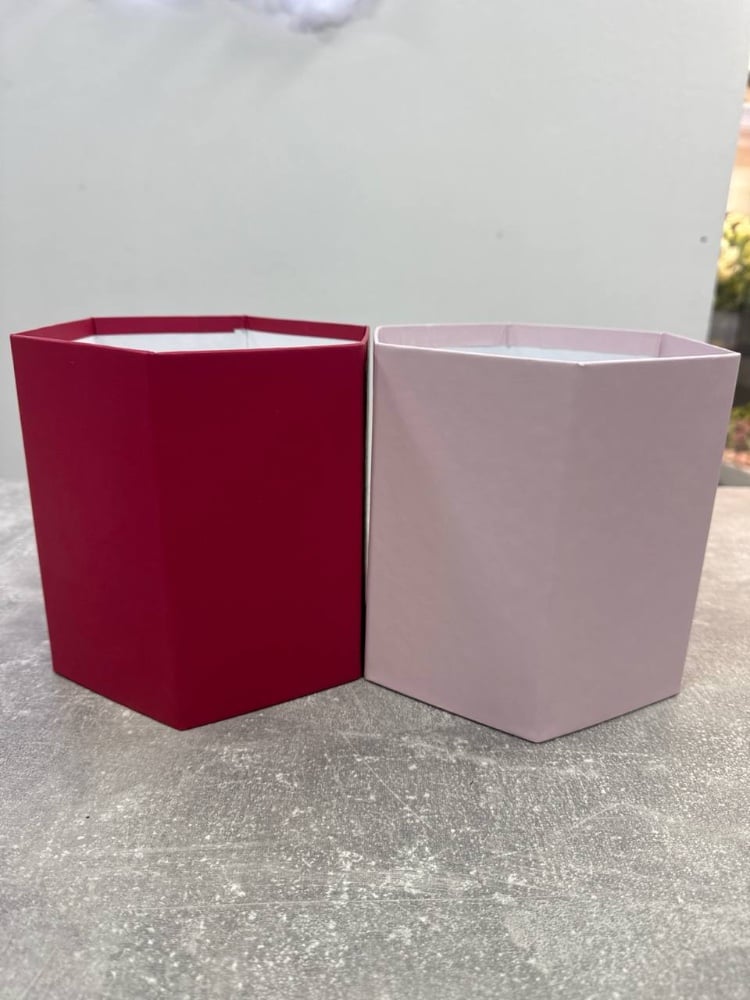 Коробка вологостійка шестигранник (висота 17см; діаметр 18,5см)