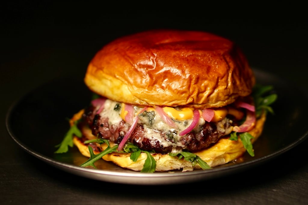 7. Burger «Blue Lab»