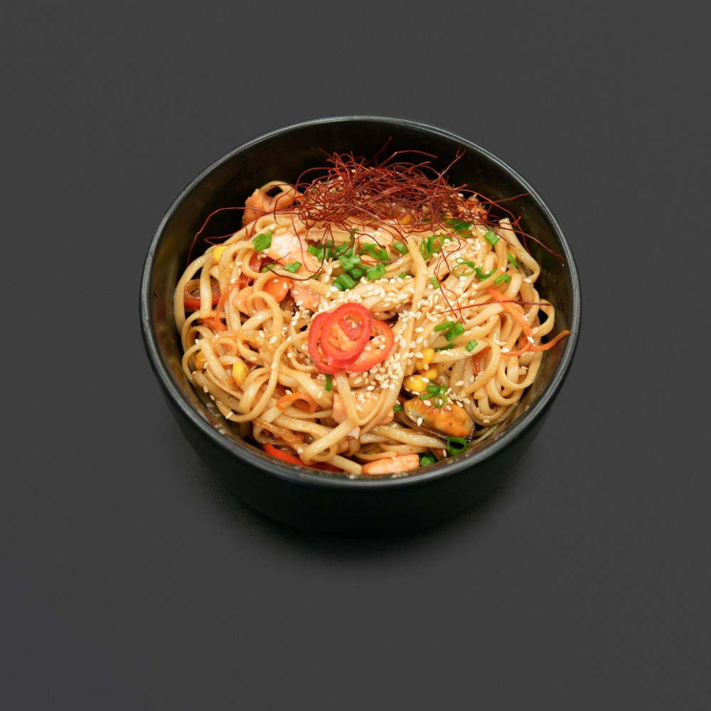 Удон з морепродуктами