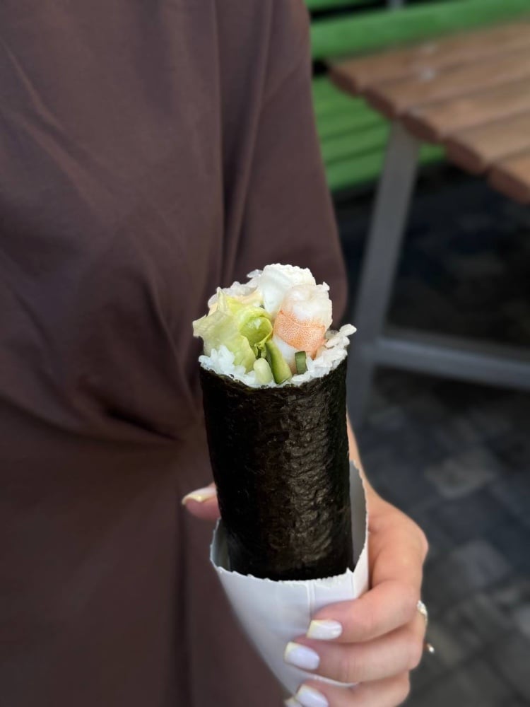 Хенд рол з креветкою