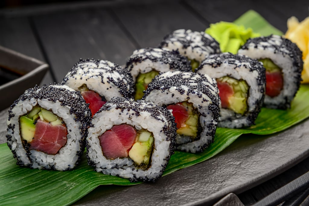 Каліфорнія з тунцем (260г)