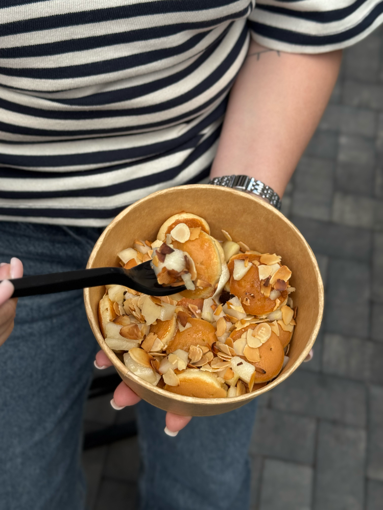 Панкейки з грушею та медом