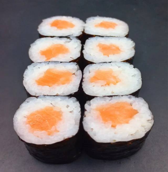 Макі  з лососем 110 г