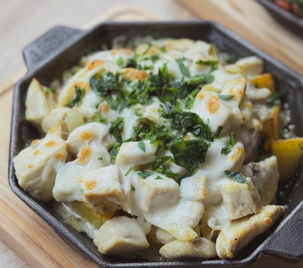 Сковорідка з куркою і грибами 390г