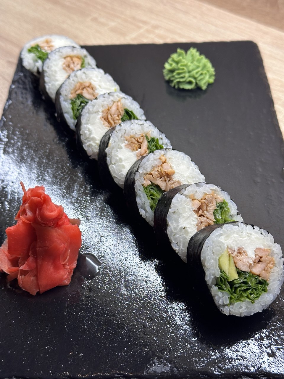 Футо зі смаженим лососем 250 г