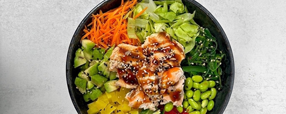 Poke se smaženým losossem 410-450g