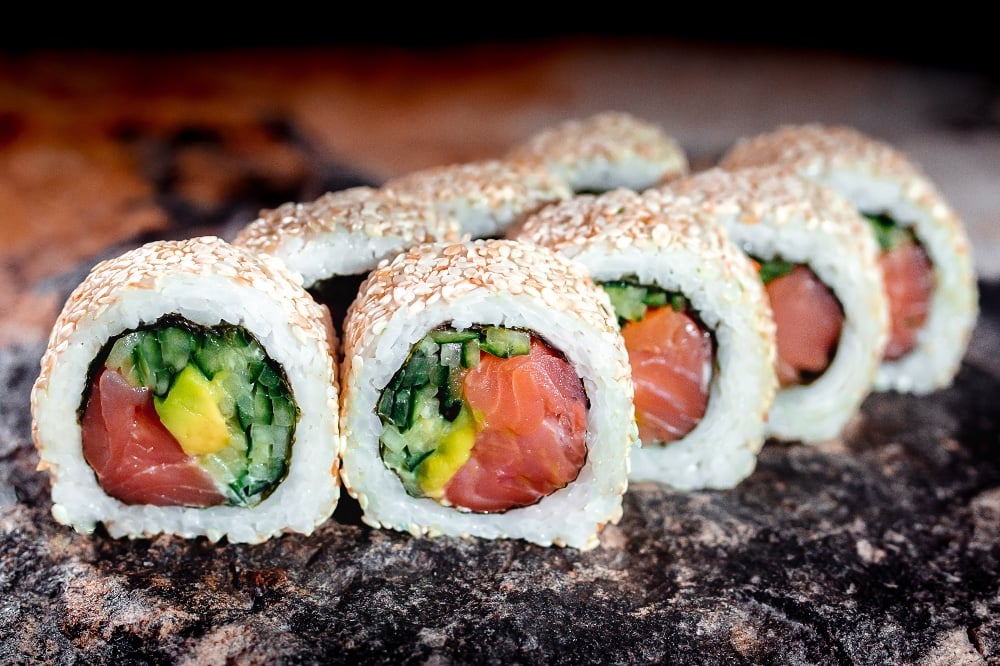 kalifornia sesame salmon (no cheese)