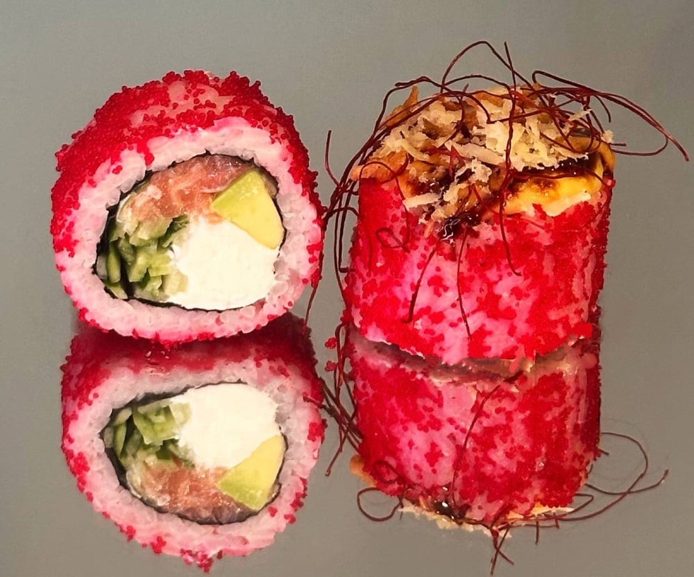 Рол запечений з лососем спайсі 300 грам