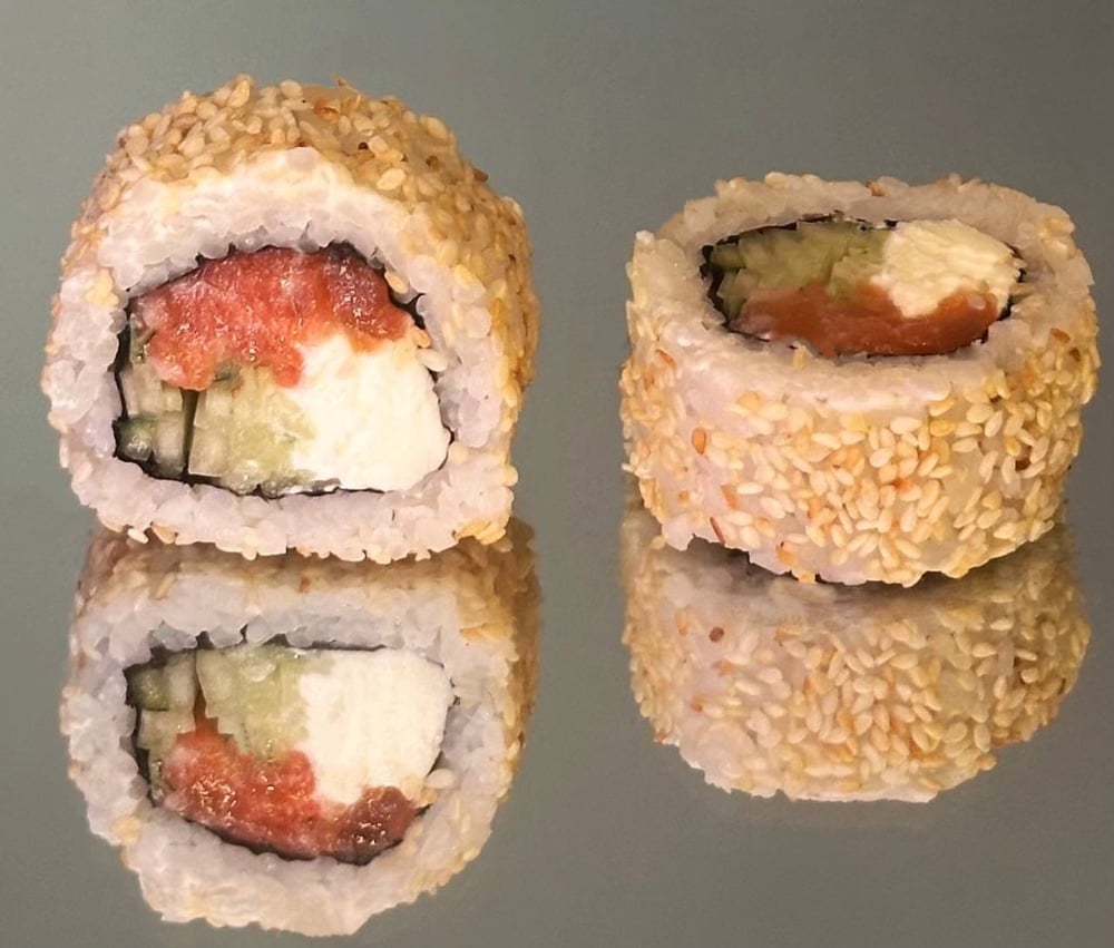 Рол філадельфія в кунжуті з лососем 300 грам