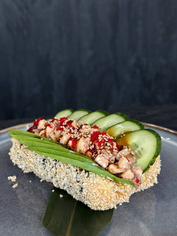 Фіш-дог з вугрем та креветкою (370г)