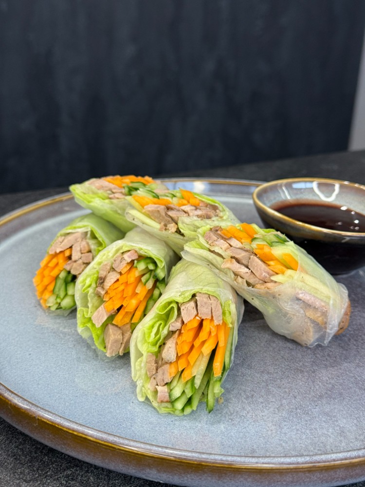 Спрінг-рол з качкою та винним соусом (210г)