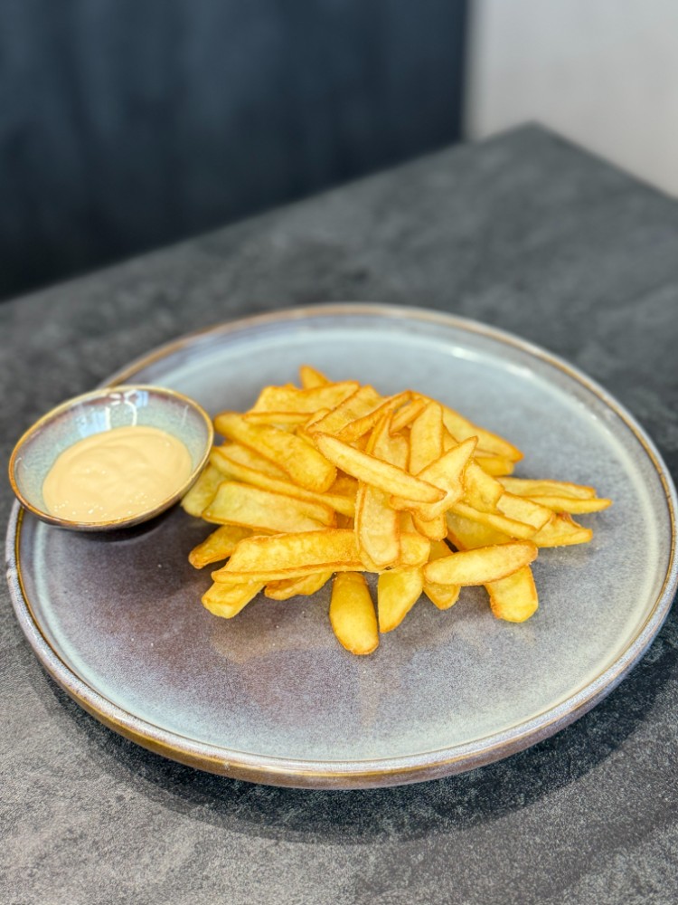 Картопляні діпи з сирним соусом (150г)