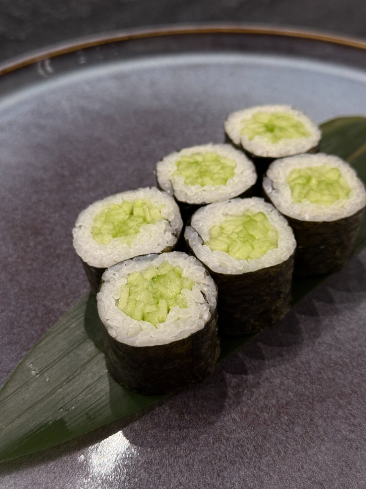 Рол з огірком (140г)