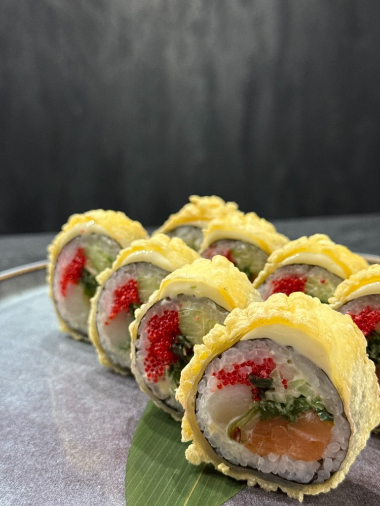 Теплий рол з лососем та гребінцем (280г)