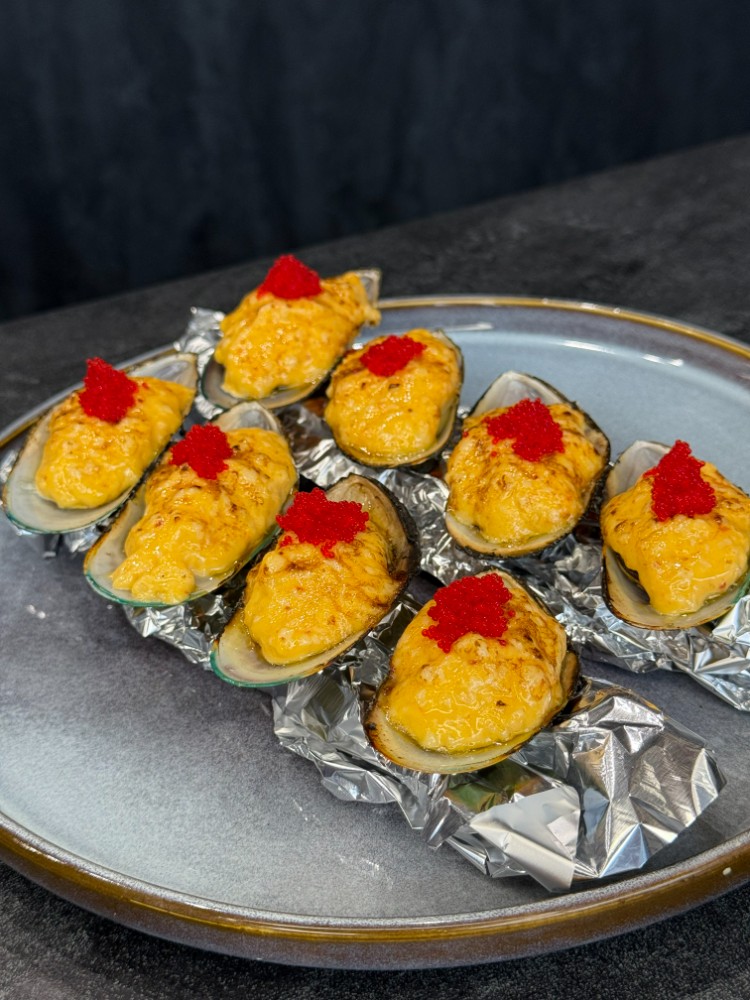 Новозеландські мідії з пікантним соусом (200г)