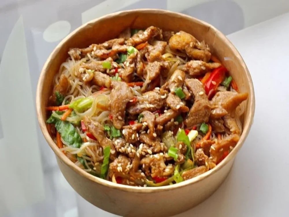 Фунчоза з куркою та овочами