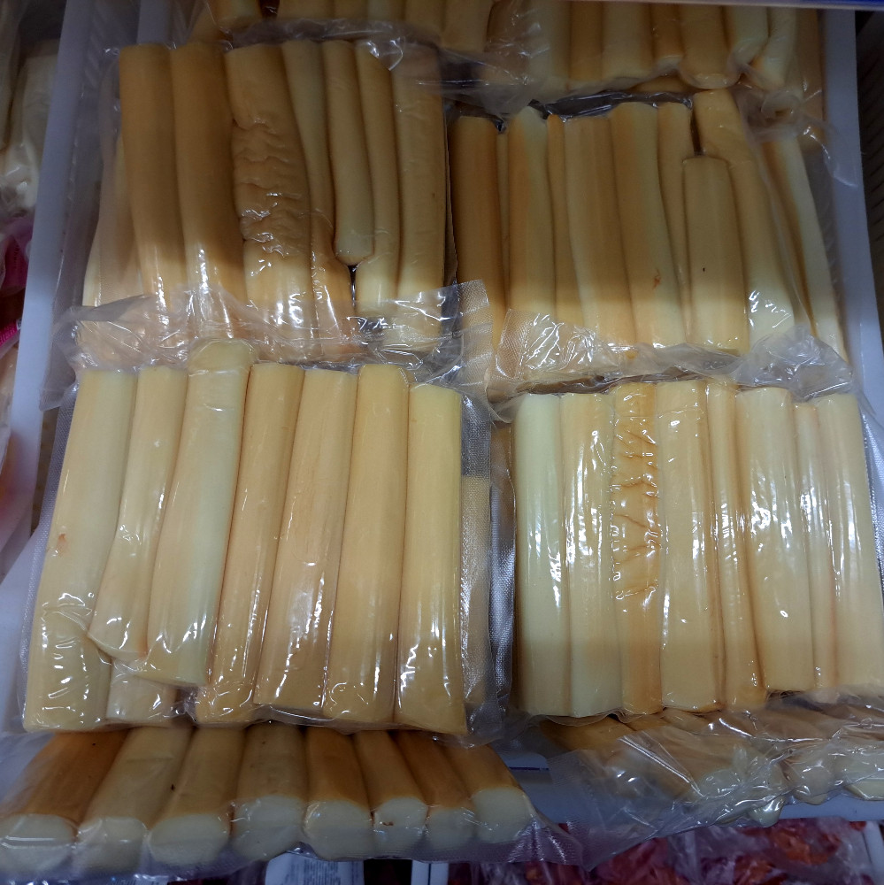 Сулугуні палочки КОПЧЕНІ вакуум (Сироїжка) (0006)