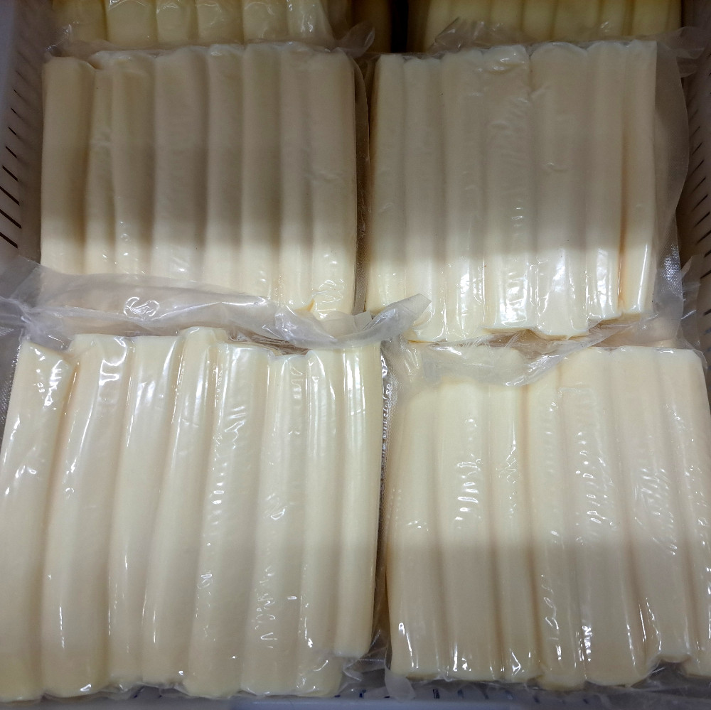 Сулугуні палочки БІЛІ вакуум (Сироїжка) (0001)