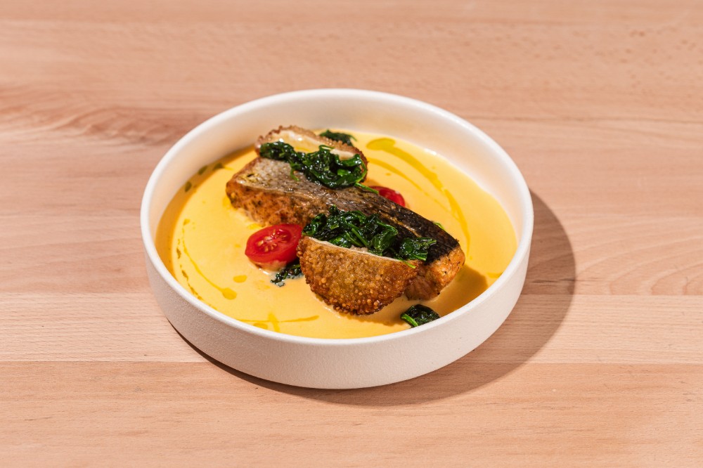 Лосось з лимонним голандезом та хрустким камамбером