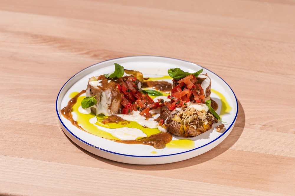 Фермерське курча по-азійськи в глазурі теріякі із хрусткою картоплею