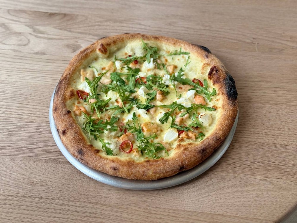 Піца з лососем