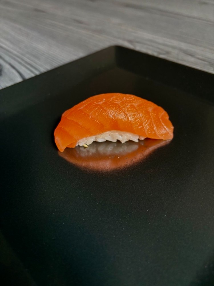 Нігірі лосось